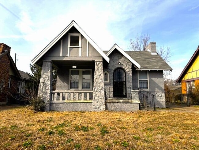 Photo - 967 Maury St