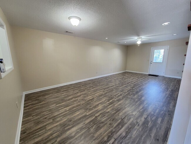 Photo - 1006 Lucy Ln Unidad A