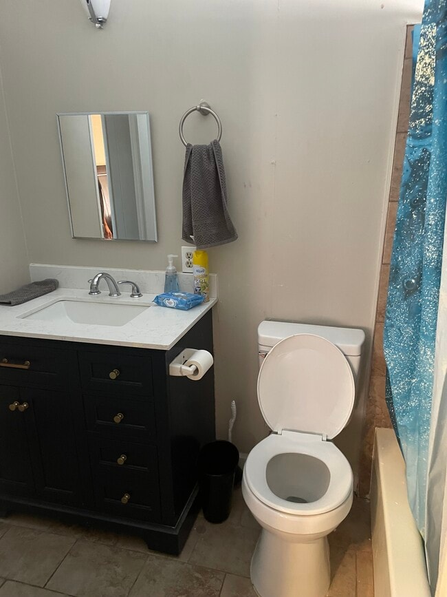 Photo - 18688 Conard Ave