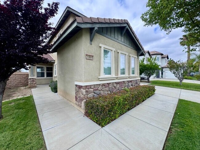 Photo - 5 bedroom 3 bedroom Spencers Crossing home available now for LEASE!