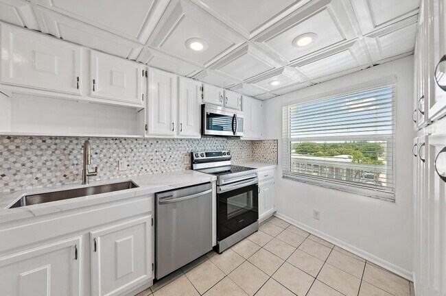 Photo - 155 Yacht Club Dr Unit 405