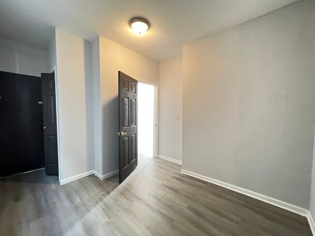 82 Brookdale Ave 5 - 81 Brookdale Ave Unidad 5