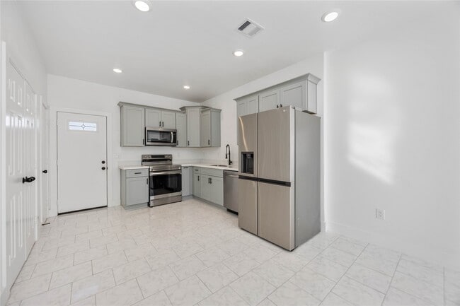 Photo - 7710 Independence St