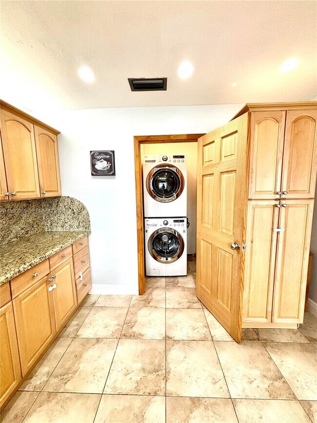 Photo - 8690 NW 16th St