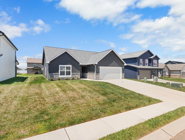 Photo - 1402 Dan Brown Dr