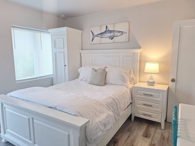 Photo - LONG TERM FURNISHED EFFICIENCY-ALL UTILITES INCLUDED!