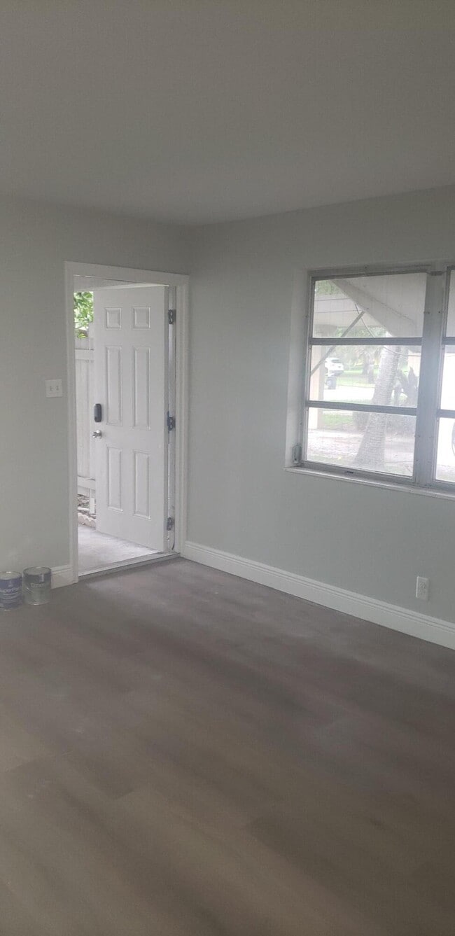 Photo - 4444 Golfers Dr W