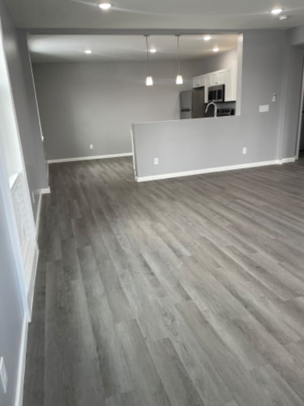 201 W Main St