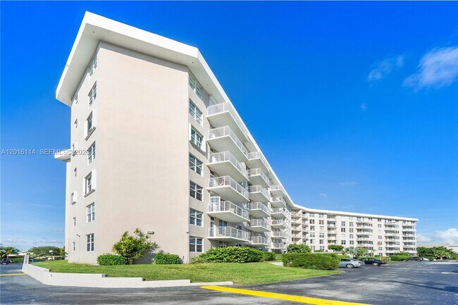 2851 S Ocean Blvd Unidad 7U