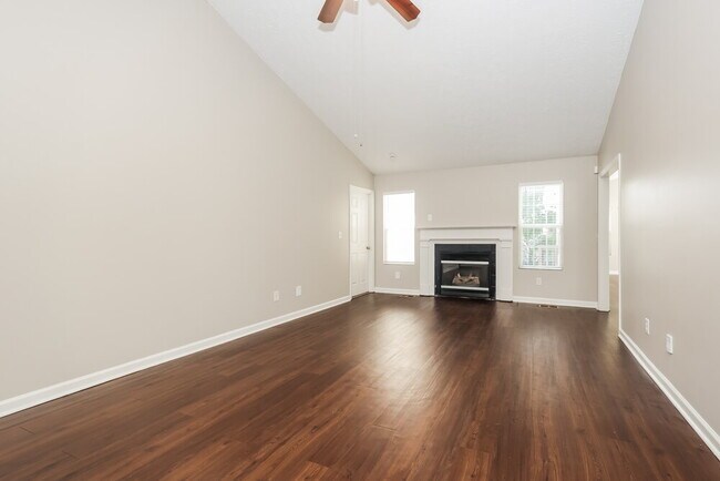 Photo - 2305 Leighton Way
