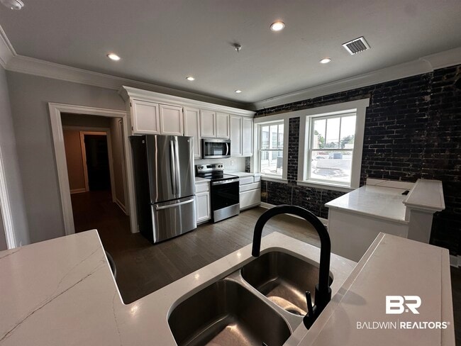 Photo - 120 N Alston St