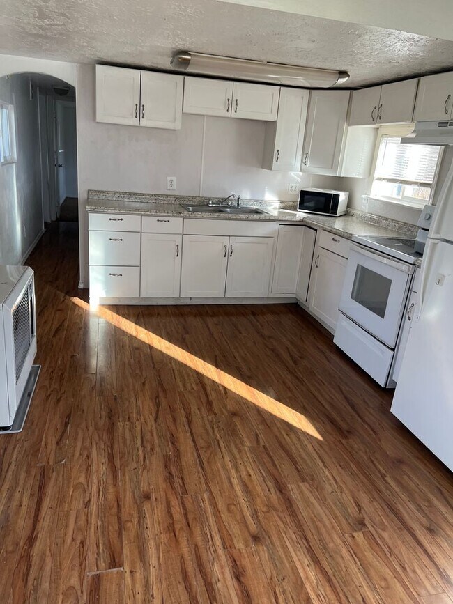 Building Photo - 5161 W Stacy St Unit #27