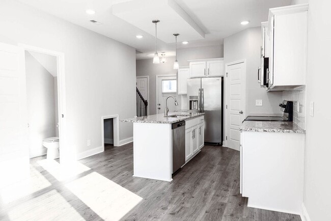 Photo - 302 Elwell Rd