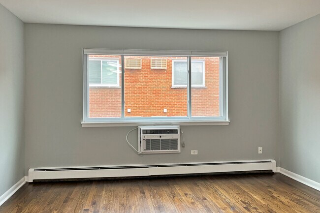 A2/A4/A6/B3/B5 - 421 S. Lombard Ave.