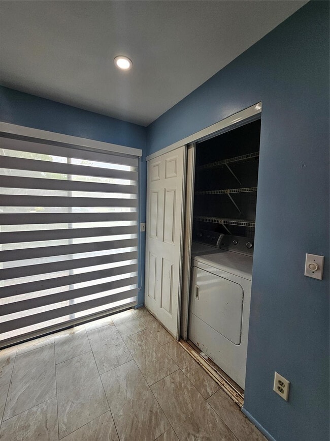 Photo - 263 Deerfield Ct