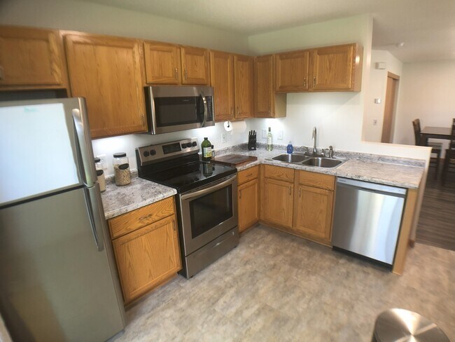 Photo - 1805 Southcross Dr W