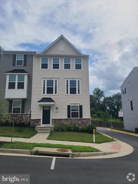 Building Photo - 1006 Valley Run Dr Rental