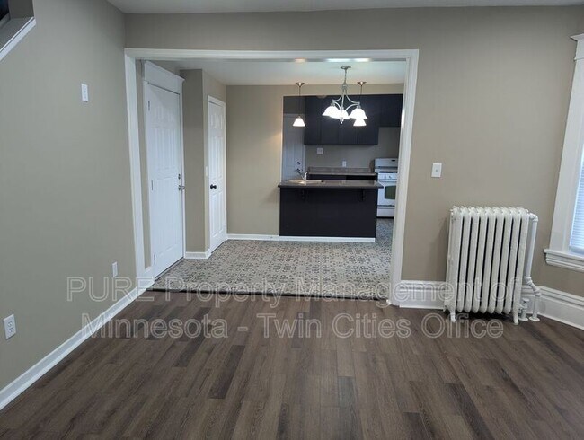 Photo - 605 Van Buren Ave Unit 4