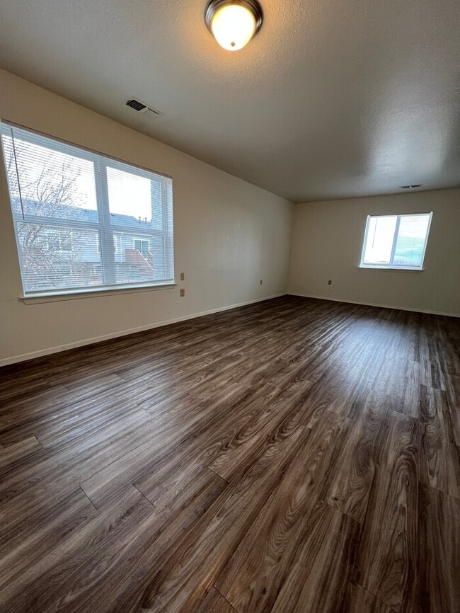 Building Photo - 1148 Dakota Dr