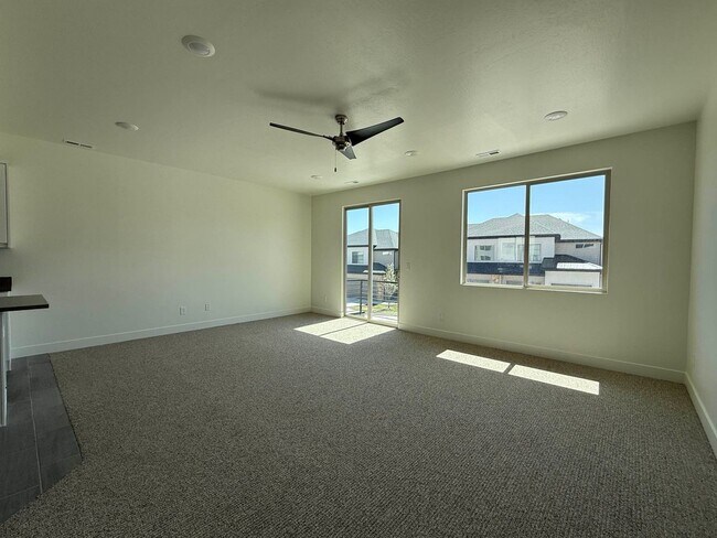 Photo - Limited Special - $250 Off First Month’s R...