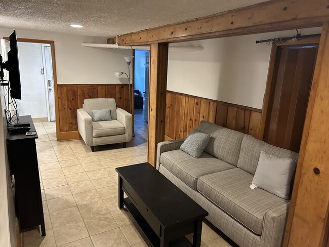 Building Photo - 3406 15th St NE Unit Basement Apartment