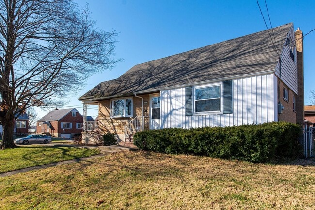 Photo - 3071 Neisel Ave
