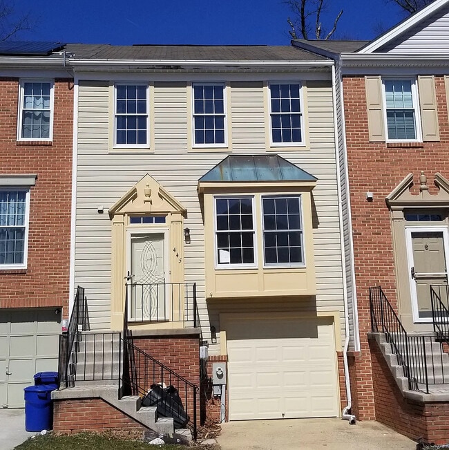 Building Photo - 445 Woodhill Dr Rental