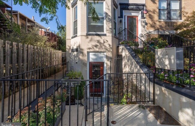 Photo - 12 S St NE Unit Apt 1