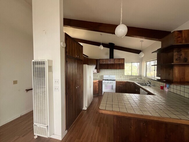 Photo - 886 Pine View Dr Unit House