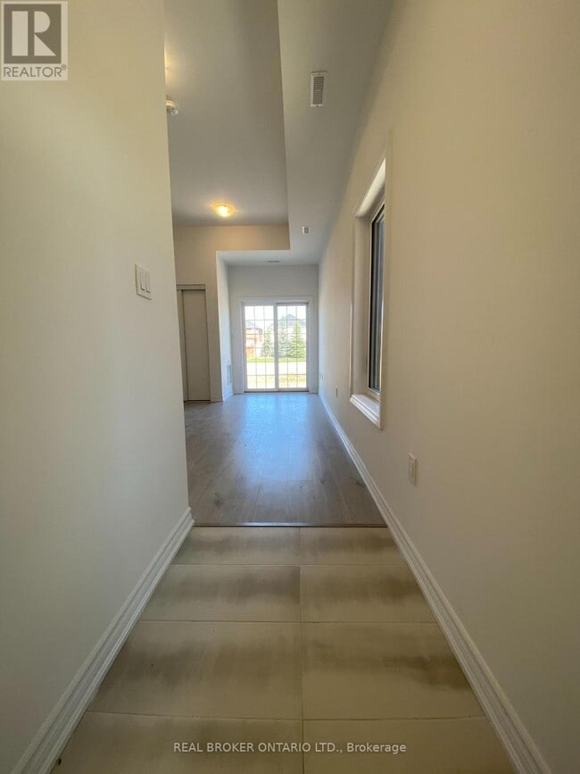 Photo - 31A Pumpkin Cor Cres Unit #6