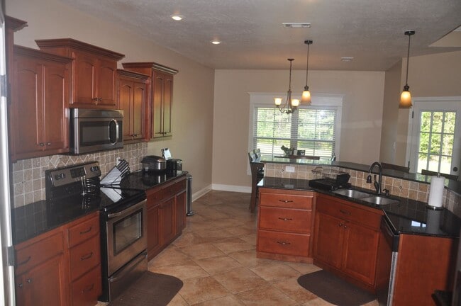 Photo - 560 Hickory Ridge Rd