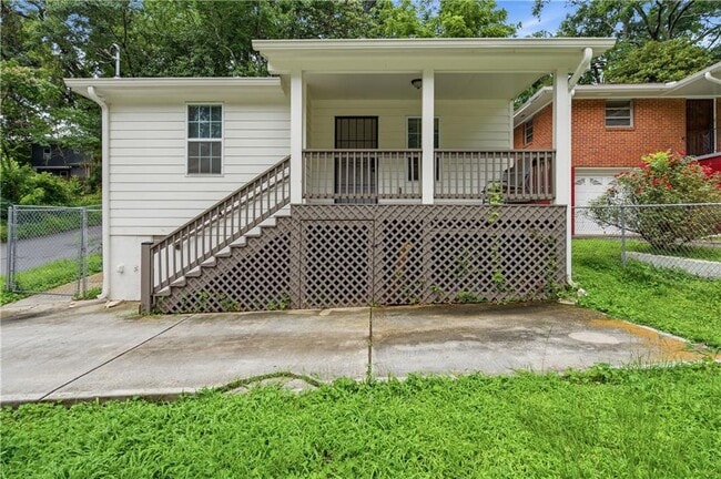Photo - 226 Thornton St SW