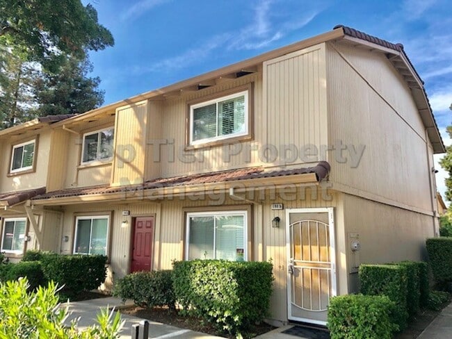 Building Photo - 2bd/1.5ba, 1,112 sf Concord Townhome available for Lease