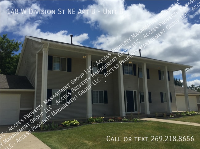 Building Photo - 148 W Division St NE Unit B