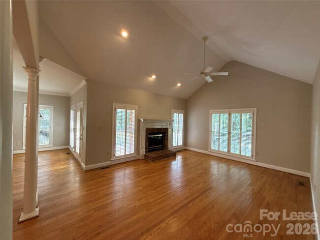 Photo - 2649 Willowbrook Dr