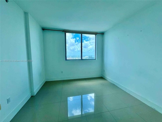 Photo - 92 SW 3rd St Unit 4410