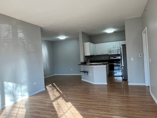 Building Photo - 3275 Stratford Ct Unit 1B