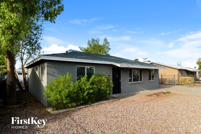 Photo - 3605 W San Miguel Ave