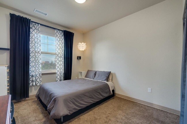 Photo - Peregrine Place Apartments