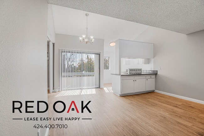 Building Photo - 8614 Woodley Ave