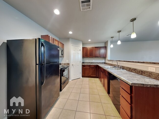 Photo - 3515 E Fairmont St