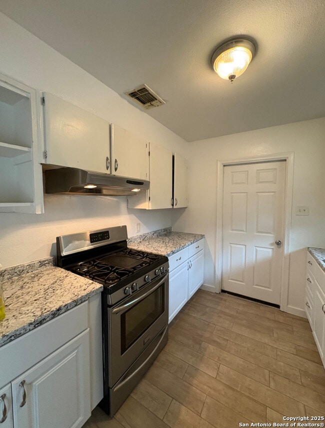 Photo - 355 Cresham Dr