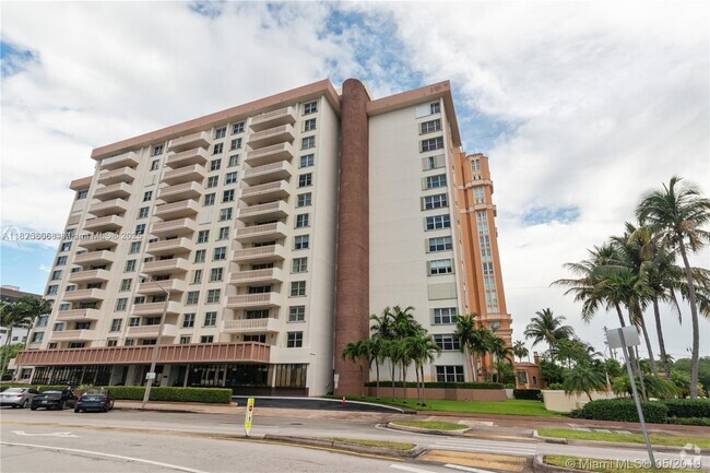 Building Photo - 625 Biltmore Way Unit 306 Rental