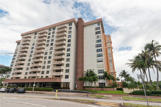 Building Photo - 625 Biltmore Way Unit 306 Rental