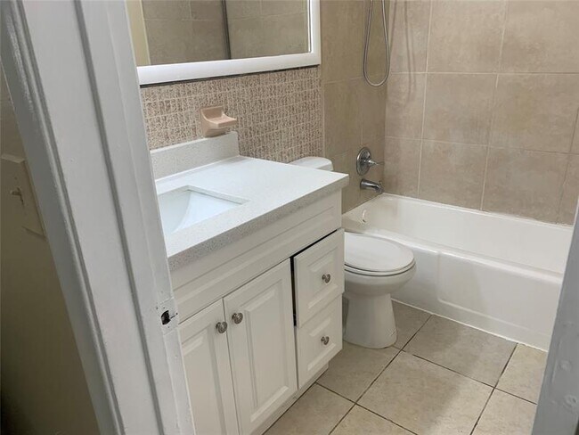 Photo - 4059 NW 31st Ave Unit 3