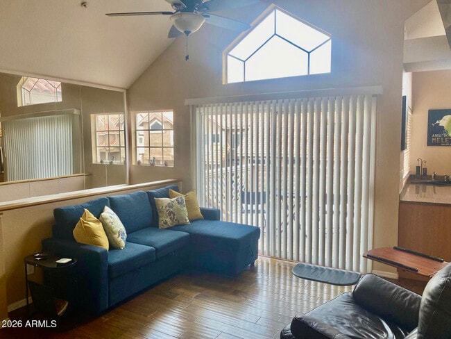 Photo - 1633 E Lakeside Dr