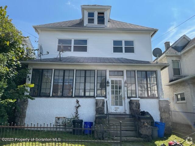 Building Photo - 611 S Webster Ave Rental