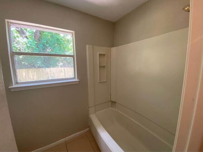 Photo - 2015 Trice Avenue Unit B