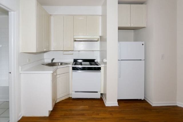 Photo - 922 W Dakin St Unit 011