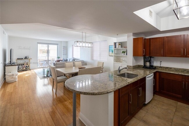Building Photo - 7275 SW 90th St Unit C-212 Rental